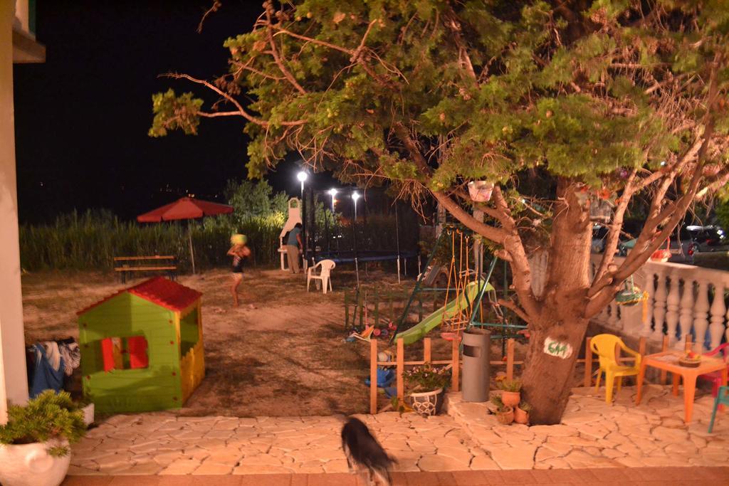 Apartmani Jenny I Tania Lopar Dış mekan fotoğraf