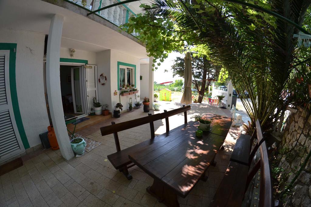 Apartmani Jenny I Tania Lopar Dış mekan fotoğraf