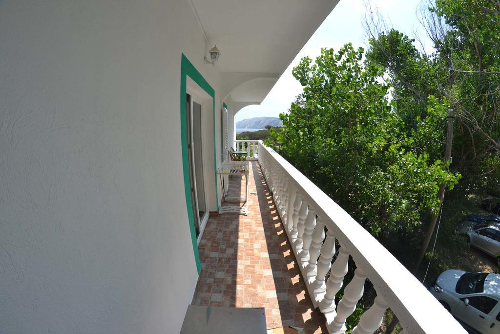 Apartmani Jenny I Tania Lopar Dış mekan fotoğraf