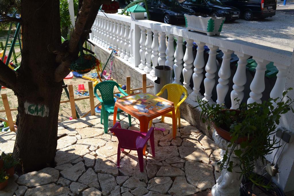 Apartmani Jenny I Tania Lopar Dış mekan fotoğraf